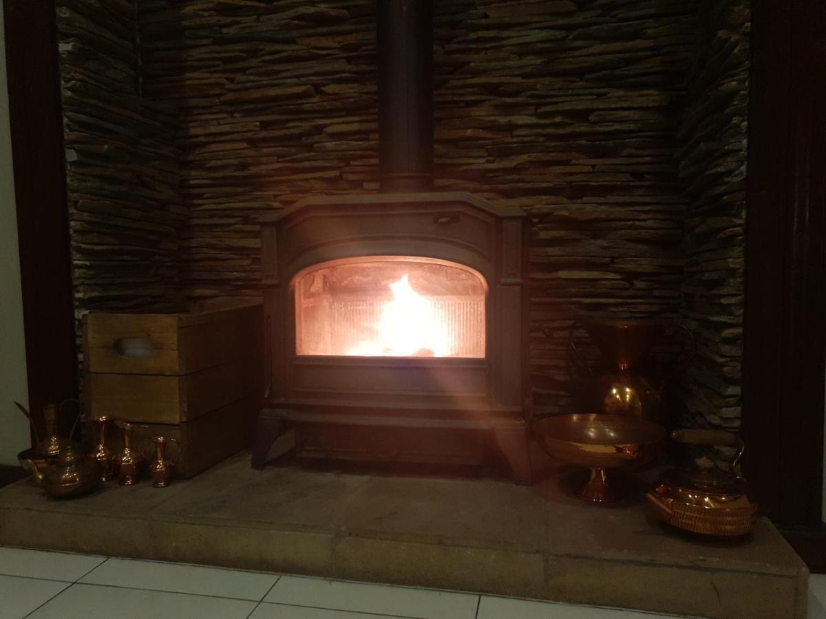 The Leopard Tree Bed and Breakfast Polokwane Exteriör bild
